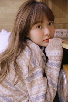 年轻女仆